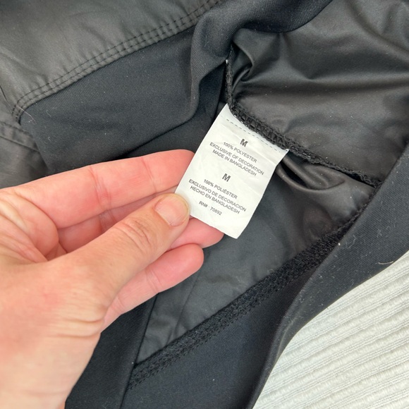 Layer 8 Essential Windjacket - Picture 8 of 12